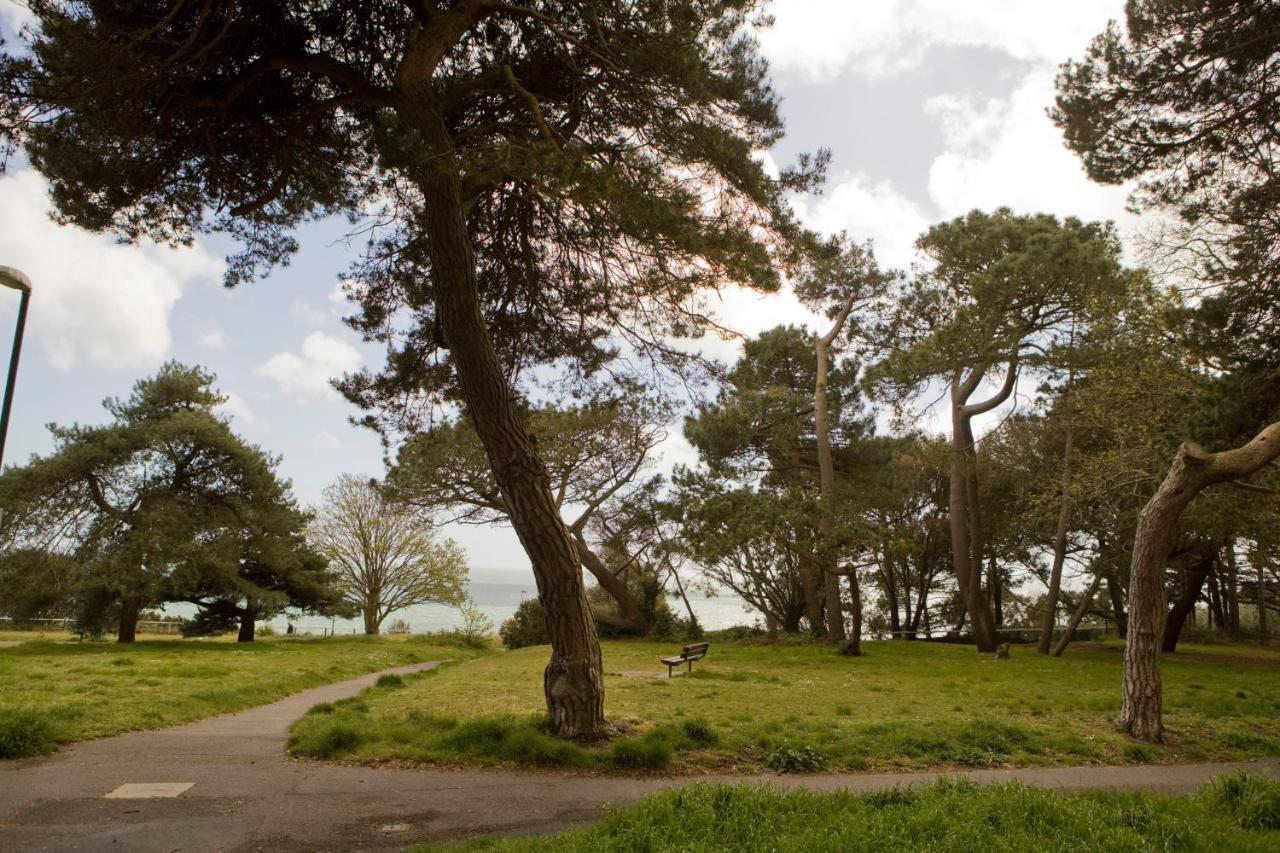 Chine Beach Apartment - Beautiful Location Next To The Beach Bournemouth Exterior photo